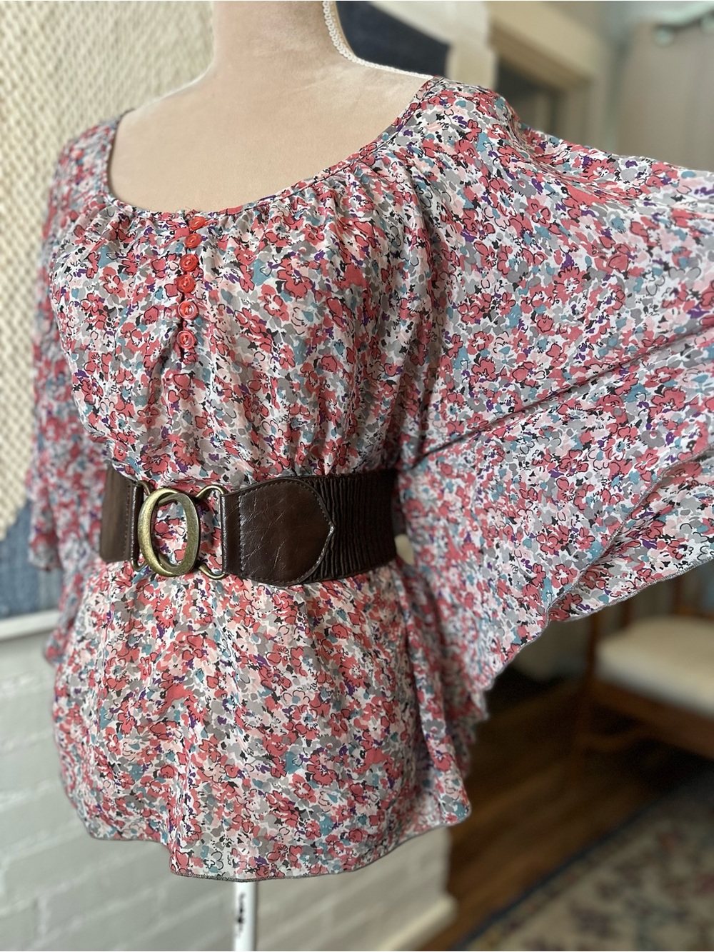 Wet Seal Pink and Blue Micro Floral Print Flowy Blouse - Picture 4 of 11